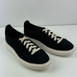 OTBT “Normcore” Women’s Sneakers size 10, Black, New in‎ Box (No Lid)